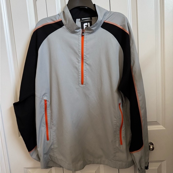 FootJoy Gray and Black 1/4 Zip Lightweight Golf Windbreaker Large - Picture 1 of 5
